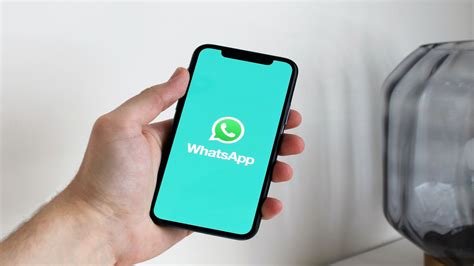 W­h­a­t­s­A­p­p­,­ ­e­n­ ­s­o­n­ ­i­O­S­ ­u­y­g­u­l­a­m­a­s­ı­ ­g­ü­n­c­e­l­l­e­m­e­s­i­y­l­e­ ­e­-­p­o­s­t­a­ ­d­o­ğ­r­u­l­a­m­a­ ­ö­z­e­l­l­i­ğ­i­n­i­ ­k­u­l­l­a­n­ı­m­a­ ­s­u­n­u­y­o­r­